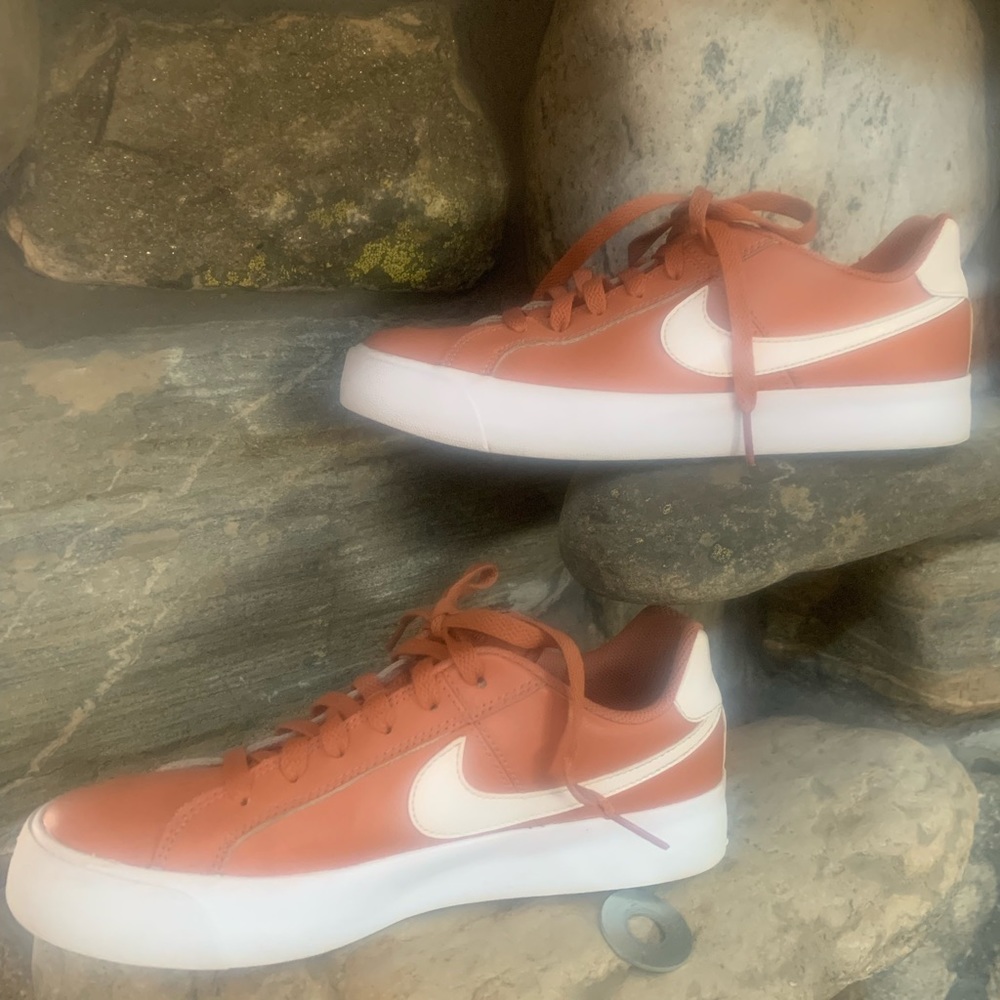 Nike Women Court Royale Sneakers